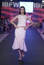 Model walk the ramp for Mohite Show at Gionee india beach fashion week day 1 on 29th Oct 2015 (27)_56331dcdf3f01.JPG