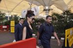 Deepika Padukone snapped at the airport on 30th Oct 2015 (21)_5634f54d0142a.JPG
