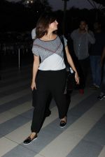Dia Mirza snapped at the airport on 30th Oct 2015 (30)_56349a11832cb.JPG