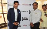 Mr. Riteish Deshmukh alongwith one of the sponcer at the Launch Press Conference of _Ajeenkya DY Patil University Filmfare Awards 2014_ (Marathi)_563502e70ae74.JPG