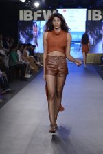 Model walk the ramp for Deme by Gabriella Show on day 2 of Gionee India Beach Fashion Week on 30th Oct 2015 (29)_5635cf9f879cb.JPG