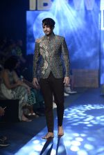 Model walk the ramp for Lalit Dalmia Show on day 2 of Gionee India Beach Fashion Week on 30th Oct 2015 (57)_5635ce032f976.JPG