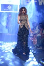 Model walk the ramp for Lalit Dalmia Show on day 2 of Gionee India Beach Fashion Week on 30th Oct 2015 (87)_5635ce3d68ee7.JPG