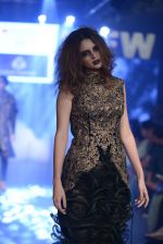 Model walk the ramp for Lalit Dalmia Show on day 2 of Gionee India Beach Fashion Week on 30th Oct 2015 (88)_5635ce3f0282c.JPG