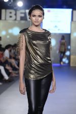 Model walk the ramp for Rocky S Show on day 2 of Gionee India Beach Fashion Week on 30th Oct 2015 (16)_5635d0099a206.JPG