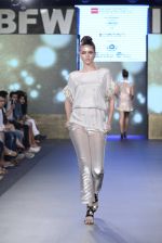 Model walk the ramp for Rocky S Show on day 2 of Gionee India Beach Fashion Week on 30th Oct 2015 (46)_5635d08905d18.JPG