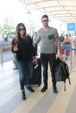 Sunny Leone snapped at airport on 6th Nov 2015 (21)_563de82246a73.JPG