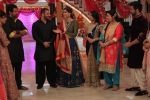 Salman Khan, Sonam Kapoor on the sets of Zee TV_s kumkum Bhagya to promote their movie Prem Ratan Dhan Payo (5)_563f23b525d42.JPG