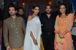 Sonam Kapoor, Salman Khan, Swara Bhaskar, Neil Mukesh at Prem Ratan Dhan Payo press Meet on 8th Nov 2015 (196)_56405042a9c09.JPG