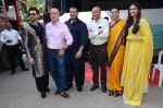Neil Mukesh, Anupam Kher, Salman Khan, Sooraj Barjatya, Swara Bhaskar, Sonam Kapoor at prem ratan dhan payo dharavi Band on 11th Nov 2015 (162)_5644adf0ae297.JPG