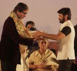 Amitabh Bachchan at 21st Kolkata International Film Fastival on 14th Nov 2015 (2)_56482f50309e7.jpg