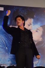 Shahrukh Khan at Dilwale song launch in Mumbai on 18th Nov 2015 (88)_564d8522964ed.JPG