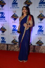 Sonali Bendre at Zee Rishtey Awards in Mumbai on 21st Nov 2015 (573)_56515f0a1f90e.JPG