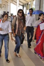 Twinkle Khanna snapped at airport  on 24th Nov 2015 (10)_56555dfda2d84.JPG
