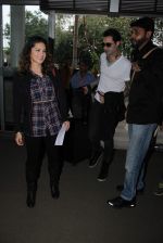 Sunny Leone snapped at airport on 25th Nov 2015 (18)_5656b38674c6d.JPG