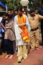 Deepika Padukone at Siddhiviyak Temple on 26th Nov 2015 (12)_5658082fa709d.JPG
