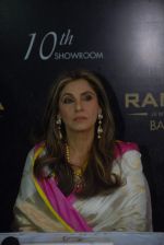 Dimple Kapadia inaugurates RANKA jewelllers 10th showroom at Baner , Pune on 3rd Dec 2015 (29)_5660669d9b19f.jpg