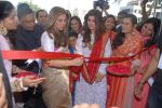 Dimple Kapadia, Twinkle Khanna inaugurates RANKA jewelllers 10th showroom at Baner , Pune on 3rd Dec 2015 (7)_56606678ced09.jpg