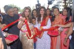 Dimple Kapadia, Twinkle Khanna inaugurates RANKA jewelllers 10th showroom at Baner , Pune on 3rd Dec 2015 (9)_5660668addac0.jpg