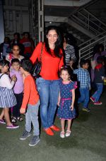 Manyata Dutt spotted outside PVR Juhu after watching a movie with kids on 5th Dec 2015 (16)_5663a2d384b16.JPG