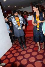 Deepika Padukone, Ranveer Singh at Bajirao Mastani promotions at red fm on 9th Dec 2015 (65)_56691fe3ec4a8.JPG