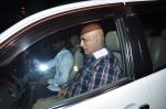 Puneet Issar snapped at Salman_s Residence in galaxy on 10th Dec 2015 (44)_566a897cbdc21.JPG