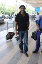 Chunky Pandey snapped at airport on 11th Dec 2015 (12)_566c11b53c29c.JPG