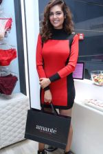 Esha Gupta at STORE LAUNCH OF AMANTE, INTERNATIONAL LINGERIE BRAND  (2)_566c135f5e99d.jpg