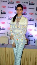 Deepika Padukone at Filmfare Awards press meet on 12th Dec 2015 (26)_566d2b4ed968a.jpg