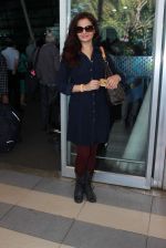 Monica Bedi snapped at airport in Mumbai on 13th Dec 2015 (6)_566e7a4a71ad2.JPG