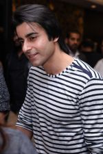 Gautam Rode at Bikramjeet_s bday bash for mom on 14th Dec 2015_566fd44c10c9d.jpg