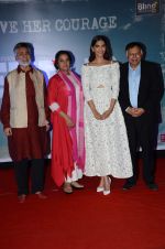 Sonam Kapoor, Shabana Azmi at Neerja film launch in Mumbai on 17th Dec 2015 (102)_56739e639f527.JPG