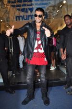 Ranveer Singh at adidas store on 19th Dec 2015 (5)_5676964e00c9a.JPG