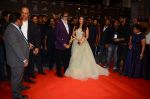 Aishwarya Rai Bachchan, Amitabh Bachchan at the red carpet of Stardust awards on 21st Dec 2015 (1421)_567941f6b6255.JPG