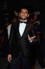 Ranveer Singh at the red carpet of Stardust awards on 21st Dec 2015 (564)_567955111ace4.JPG