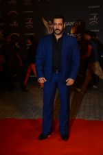 Salman Khan at the red carpet of Stardust awards on 21st Dec 2015 (1136)_567953348ced3.JPG