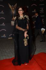 Zeenat Aman at the red carpet of Stardust awards on 21st Dec 2015 (801)_567940d1901d9.JPG