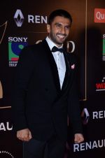 Ranveer Singh at Producer_s Guild Awards on 22nd Dec 2015 (121)_567a781aa3e5e.JPG
