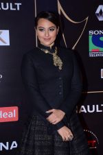 Sonakshi Sinha at Producer_s Guild Awards on 22nd Dec 2015 (132)_567a786487a69.JPG