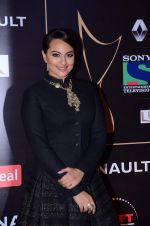 Sonakshi Sinha at Producer_s Guild Awards on 22nd Dec 2015 (133)_567a78655a288.JPG