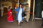 Sonam Kapoor snapped at airport on 2nd Jan 2016 (10)_5688ffc926b81.JPG