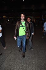 Tusshar Kapoor snapped at airport on 2nd Jan 2016(103)_5688fece56a7d.JPG