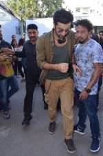 Ranbir Kapoor snapped on the sets of his film at Mehboob on 3rd Jan 2016 (14)_568a2604553a6.JPG