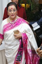 Poonam Sinha at Shatrughan Sinha_s Book Launch on 6th Jan 2016 (8)_568e15d77444d.jpg