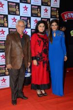 Ramesh Sippy at Star Screen Awards Red Carpet on 8th Jan 2016 (422)_56935fa98e1df.JPG