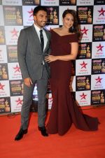 Ranveer Singh, Sonakshi Sinha at Star Screen Awards Red Carpet on 8th Jan 2016 (101)_56935fc88bd51.JPG