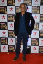Sudhir Mishra at Star Screen Awards Red Carpet on 8th Jan 2016 (61)_569360db2857b.JPG