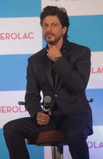 Shahrukh Khan at Nerolac Event in Kolkata on 11th Jan 2016 (16)_5694b20f02fb1.jpg