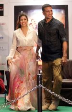 Nimrat Kaur, Akshay Kumar promote Airlift in Kolkata on 14th Jan 2016 (20)_5698eb94f0187.jpg