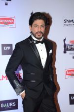 Shahrukh Khan at Filmfare Awards 2016 on 15th Jan 2016 (337)_569b47dc8b065.JPG